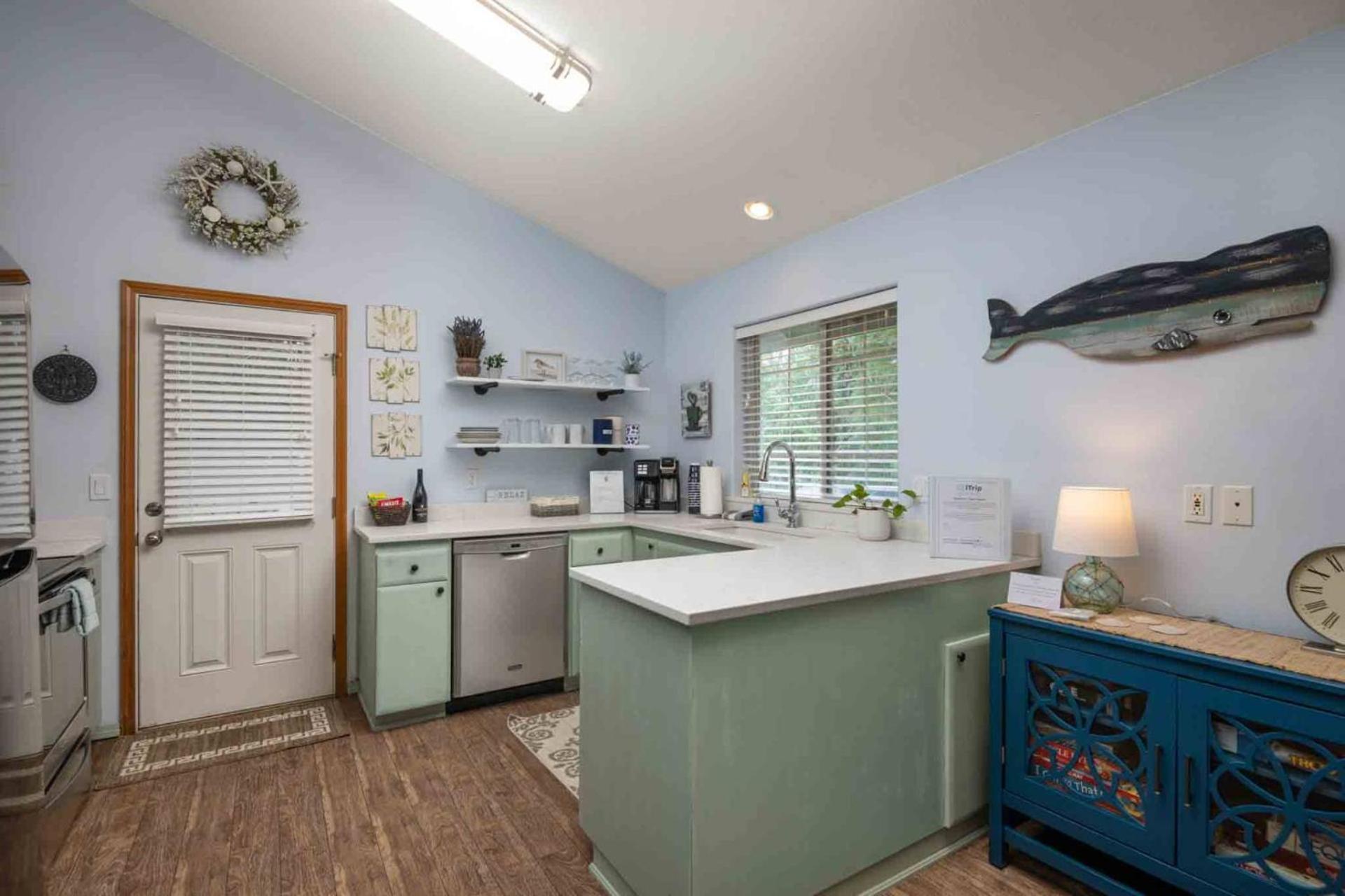 Beach Bungalow Рокълей Бийч Екстериор снимка